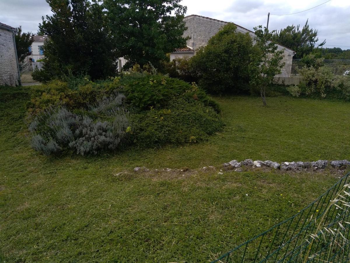 Gite Climatise *** Le Pigeonnier Pons Exterior foto